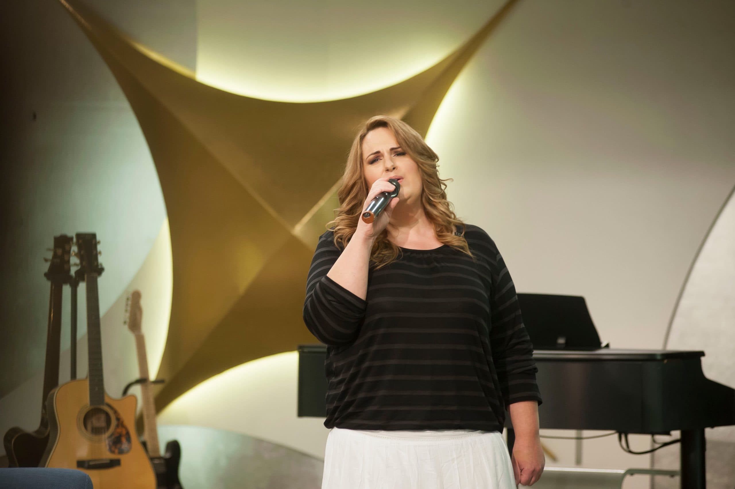 A zsűriszoba meghallgatásaival indul a Rising Star. Sírás, nevetés, megdöbbentő és megható előadás egyaránt lesz a TV2 legújabb énekes tehetségkutatójának első adásában, ahol ígéretes tehetségek, lelkes amatőrök és már profinak számító énekesek is a zsűri elé álltak. Adás időpontja: 2014.10.26. Fotokredit: TV2, Image: 209809664, Fotó: press.tv2.hu TV2 /