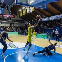 Sopron, 2023. március 17.
Dragana Stankovic, a Sopron játékosa (k) a kosárlabda nõi Euroliga negyeddöntõjében játszott Sopron Basket - Fenerbahce mérkõzésen a Sopron Novomatic Arénában 2023. március 17-én. A Fenerbahce 82-62-re gyõzött.
MTI/Katona Tibor