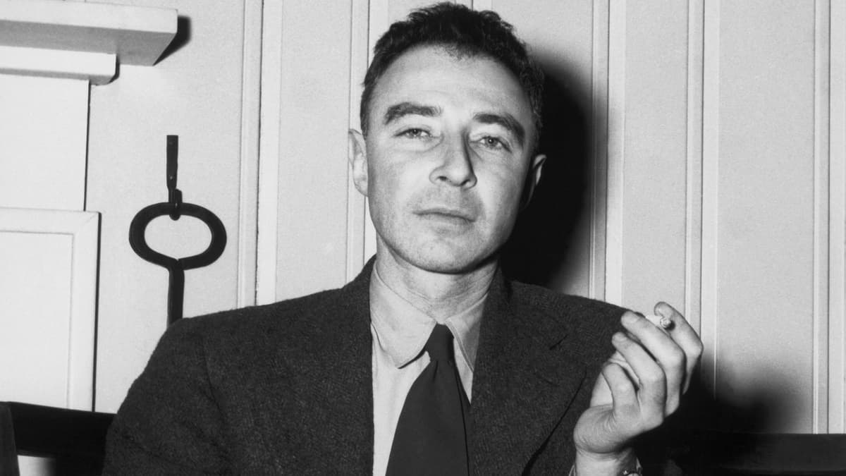 A kegyvesztett zseni – meglepő tények Oppenheimerről, az atombomba atyjáról