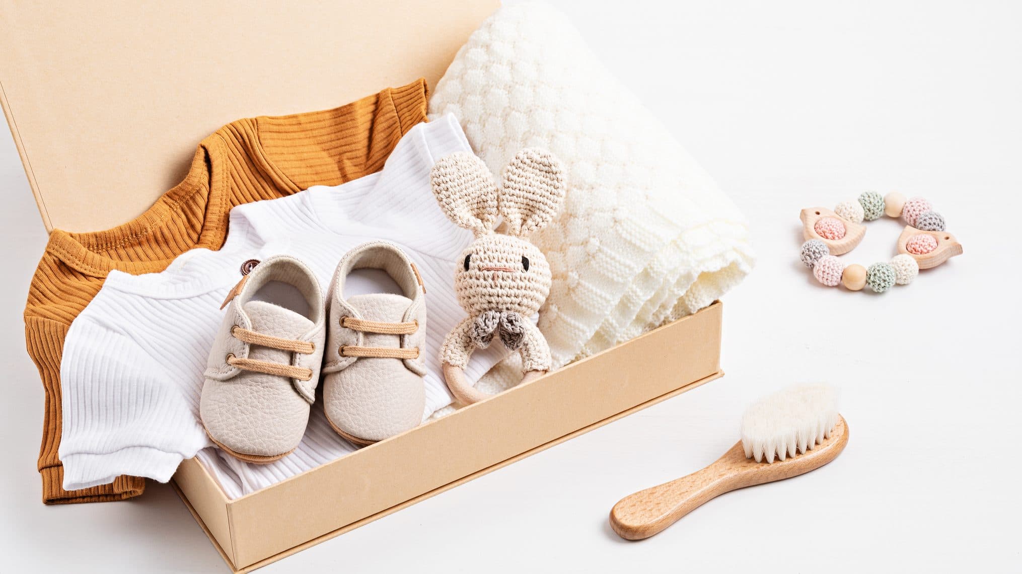 Pelenka, ruha, játékok – a leghasznosabb babalátogató ajándékok