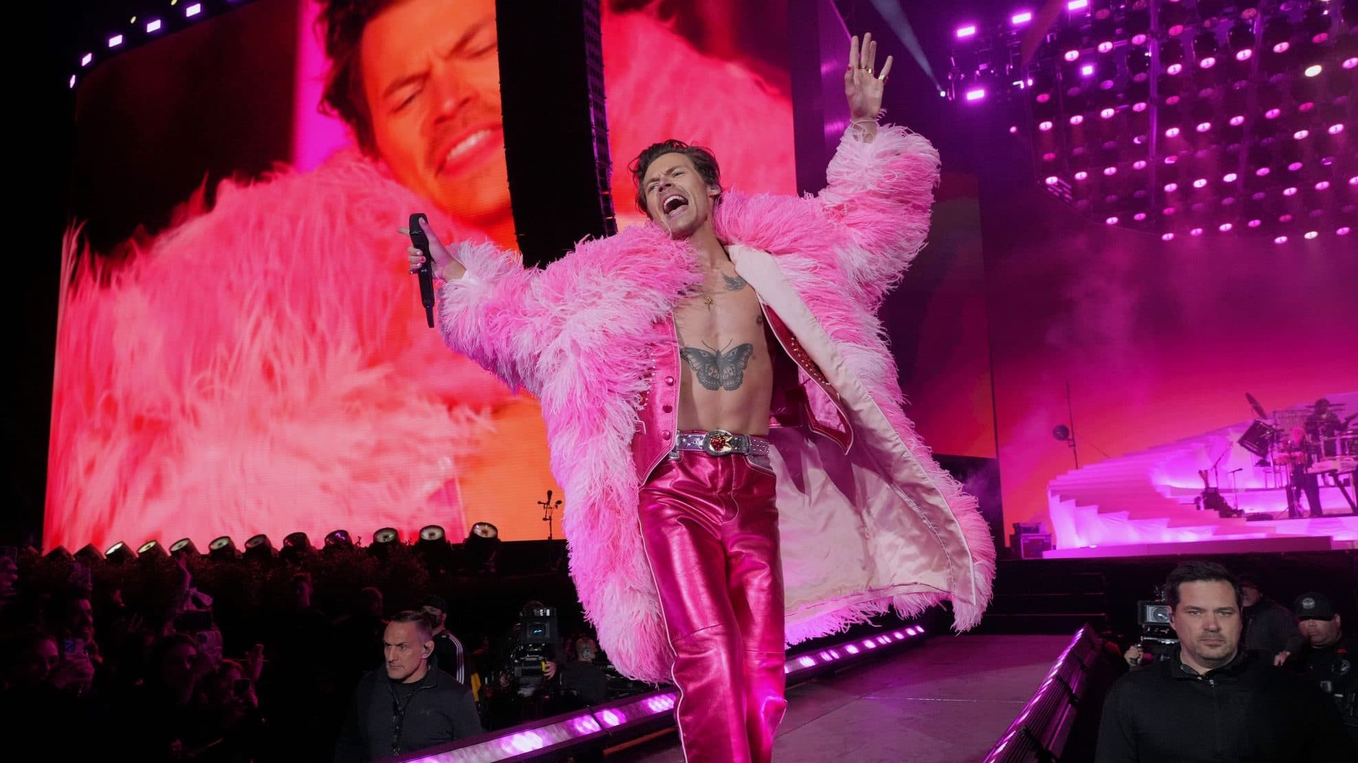 Harry Styles, Kanye West, John Travolta – a legnagyobb sztárok ciki helyzetekben