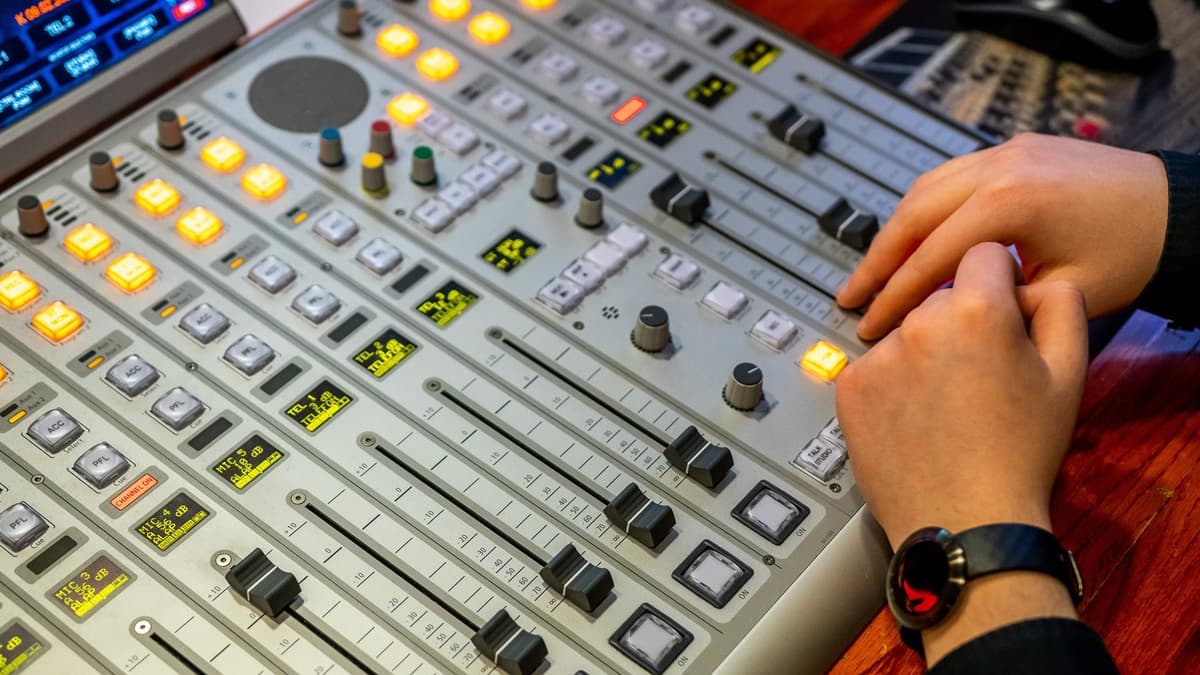 Petőfi, Kossuth, Bartók és társaik – Magyarország leghallgatottabb rádiói