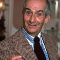 Portrait de Louis de Funès le 8 octobre 1976 à Paris, France (Photo by Patrice PICOT/Gamma-Rapho via Getty Images)