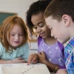 Love bombing, gaslighting, cringe – kifejezések, amik lassan kimennek a divatból