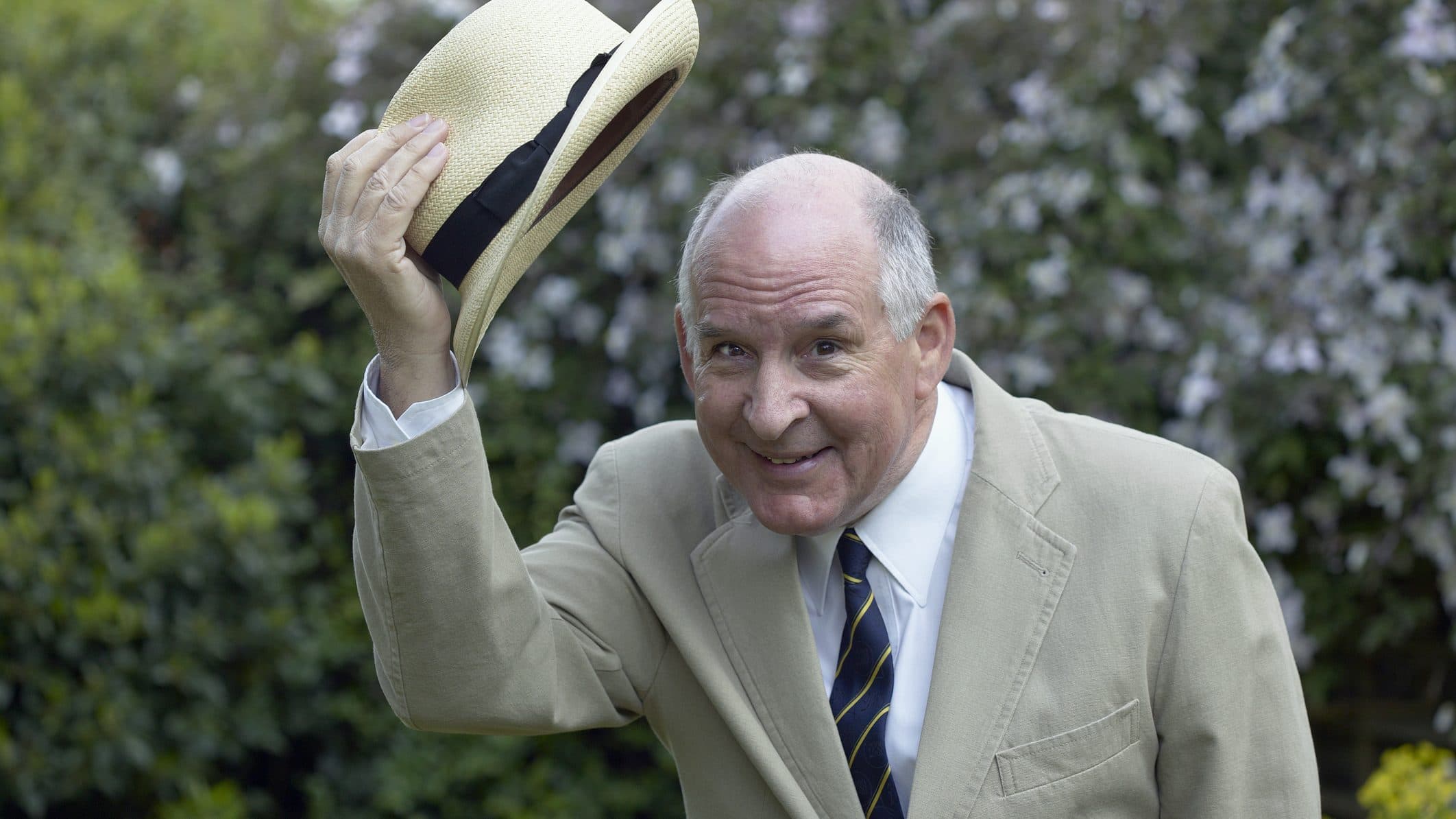 Alászolgája, Kis kezit csókolom, Tiszteletem! – a legmodorosabb köszönések