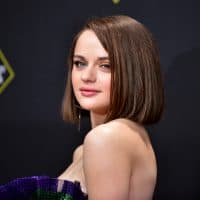 SANTA MONICA, CALIFORNIA - NOVEMBER 10: Joey King attends the 2019 E! People's Choice Awards at Barker Hangar on November 10, 2019 in Santa Monica, California. (Photo by Rodin Eckenroth/WireImage)