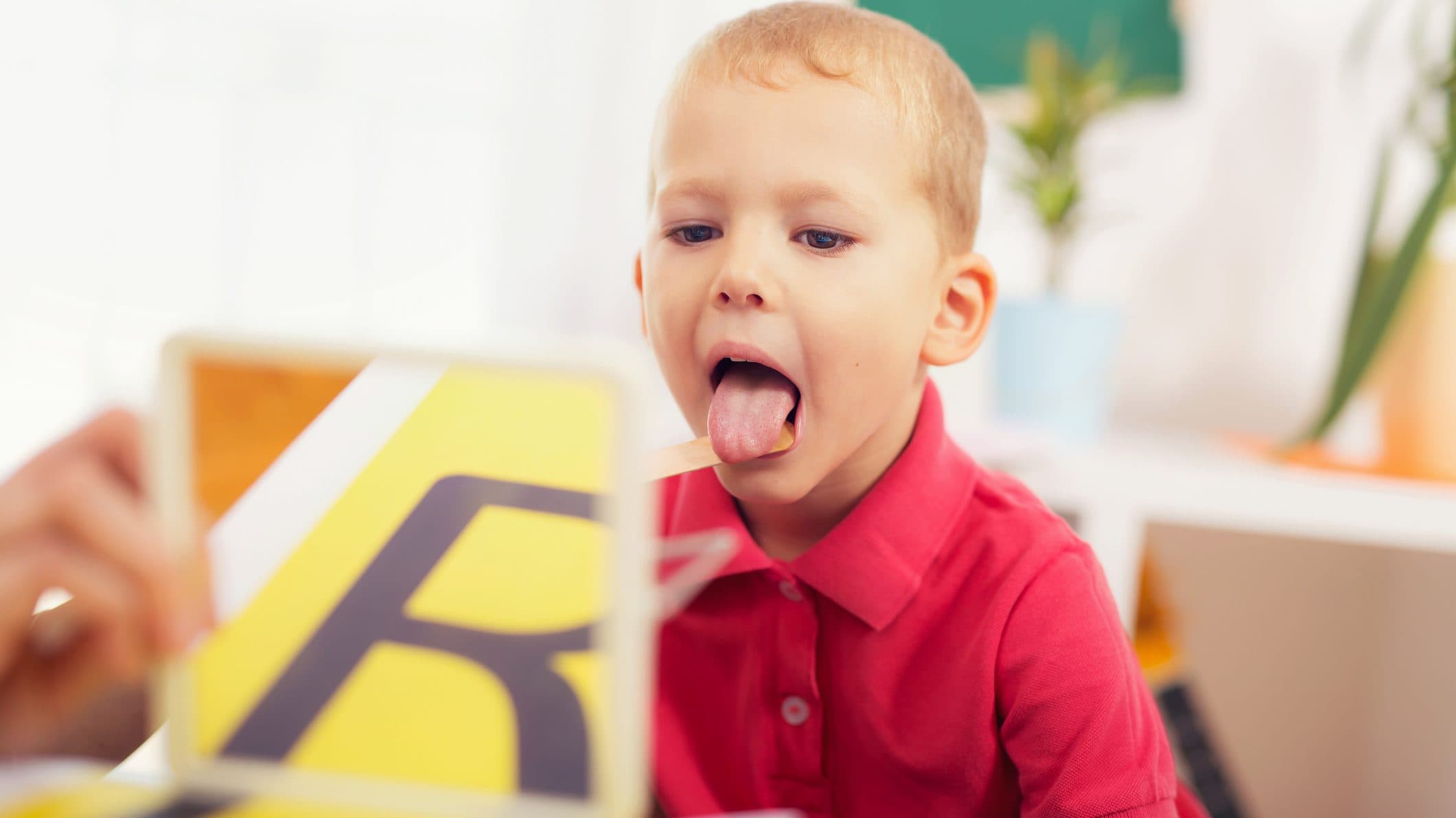 Sasszemű kopasz kukacok Lenin mauzóleumában – ezekbe a mondatokba bárkinek beletörhet a nyelve