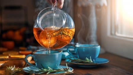 Kamilla, citromfű, gyömbér – gyógynövényes teafüvek, amik jótékony hatással vannak egészségünkre