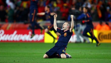 Gól a vb-döntőben, vastaps a Bernabéuban, egy év alatt hat trófea – Andrés Iniesta pályafutásának legemlékezetesebb pillanatai