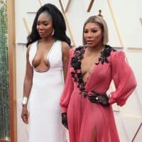 HOLLYWOOD, CALIFORNIA - MARCH 27: (L-R) Venus Williams and Serena Williams attend the 94th Annual Academy Awards at Hollywood and Highland on March 27, 2022 in Hollywood, California. (Photo by David Livingston/Getty Images)