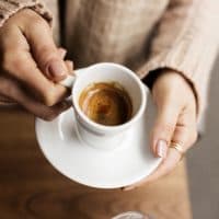 Coffee - Drink, Cup, Mug, Cafe, Directly Above, Frothy Drink, hand, Women, One Woman Only,  Holding, Coffee Cup, Latte, Cappuccino, espresso, tea,