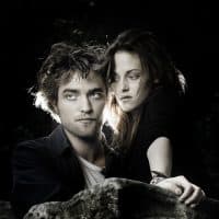 ROME - OCTOBER 31: (EDITORS NOTE: THIS IMAGE HAS BEEN DIGITALLY ENHANCED) Actors Kristen Stewart (R) and Robert Pattinson pose for the 'Twilight' Portrait Session at the 'De Russie' hotel, during the 3rd Rome International Film Festival held at the Auditorium Parco della Musica on October 31, 2008 in Rome, Italy.  (Photo by Franco S. Origlia/Getty Images)