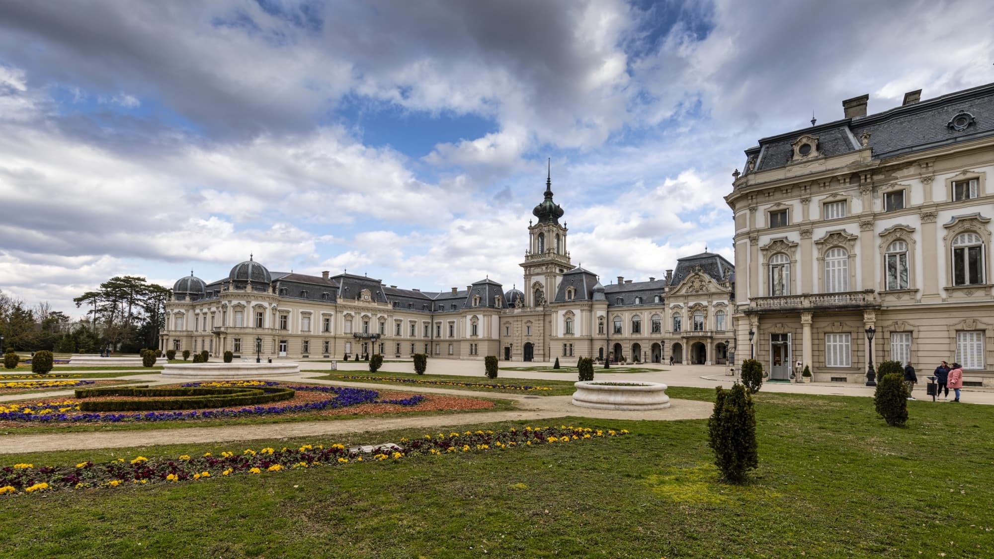 Festetics, Esterházy, Grassalkovich – a legszebb kastélyok Magyarországon